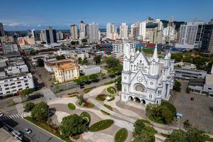 brasil, mar 2022 -la iglesia matriz igreja do santissimo sacramento en itajai, santa catarina, brasil. foto