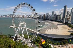 brasil, marzo de 2022 - antena de la ciudad de balneario camboriu foto