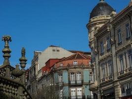 el río duero y la ciudad de porto foto