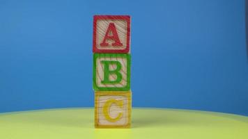 abc alfabet stapel samen. video