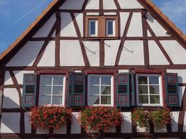 la pequeña ciudad de kandel en el pfalz alemán foto