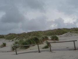 tiempo de verano en la playa de juist foto