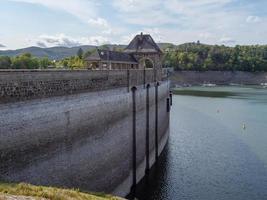 lago cerca de waldeck en alemania foto