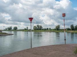 zutphen en el río ijssel foto