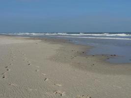 la playa de juist island en alemania foto