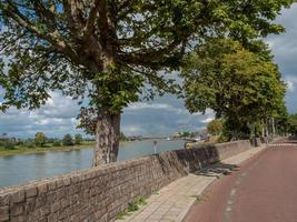 zutphen en el río ijssel en los países bajos foto