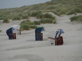 tiempo de verano en la playa de juist foto