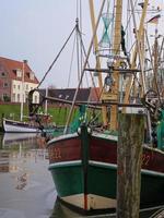 Greetsiel en la costa alemana del Mar del Norte foto