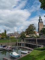 zutphen en el río ijssel en los países bajos foto