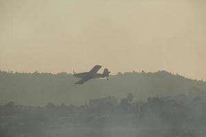 tractor de aire at-802 aviones de extinción de incendios foto