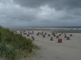 en la playa de juist island foto