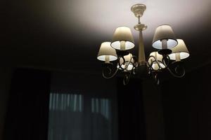 lámpara blanca moderna en la pared, lámpara elegante, luces de pared. foto