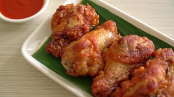 ailes de poulet frites croustillantes avec sauce de poisson video