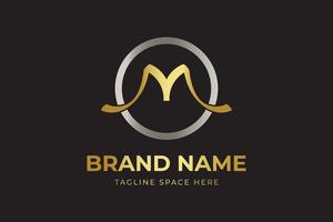 diseño de logotipo de letra m con círculo plateado. m tipografía color dorado. logotipo de icono de letras creativas. vector libre