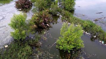 luchtfoto milieu vervuiling van water video