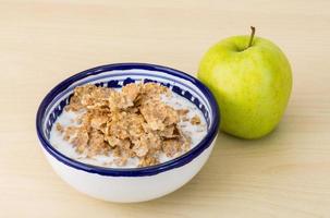 Cornflakes and apple photo