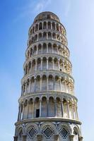 torre de pisa en toscana foto