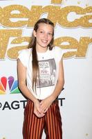 los angeles, 11 de septiembre - courtney hadwin en americas got talent live show red carpet en el dolby theater el 11 de septiembre de 2018 en los angeles, ca foto