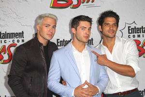 san diego, 22 de julio - colton haynes, cody christian, tyler posey en el comic anual de entretenimiento semanal, con party 2017 at the float at hard rock hotel san diego el 22 de julio de 2017 en san diego, ca foto