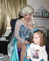 LOS ANGELES, NOV 26 - Elsa Impersonator, Amelie Bailey at the Amelie Bailey 2nd Birthday Party at Private Residence on November 26, 2017 in Studio City, CA photo