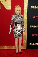 los angeles, 6 de diciembre - dolly parton en el estreno de dumplin en el teatro chino tcl el 6 de diciembre de 2018 en los angeles, ca foto