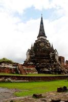 pagoda en el templo de wat chaiwattanaram, ayutthaya, tailandia foto