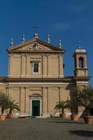 gran iglesia en el centro de roma, italia. foto