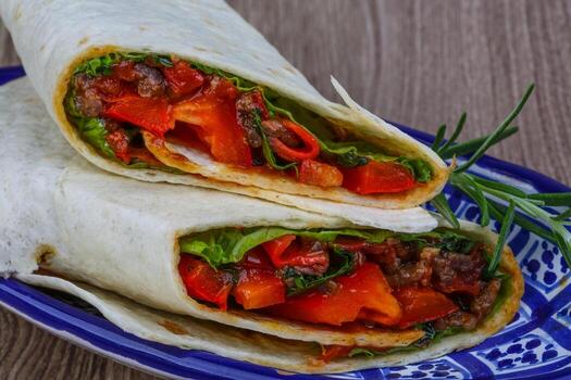 tortilla con carne foto