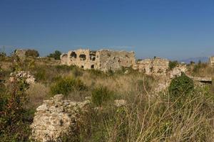 ruinas en el costado foto