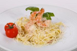 Italian pasta Linguini with prawns photo