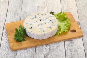 Round blue cheese photo