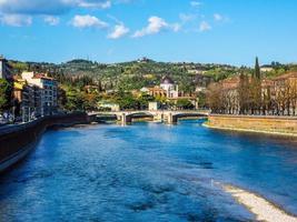 hdr río adigio en verona foto