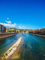 hdr río adigio en verona foto