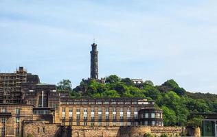 hdr calton hill en edimburgo foto