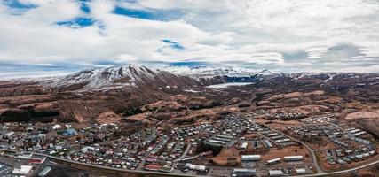 vista panorámica aérea de la ciudad histórica de husavik foto