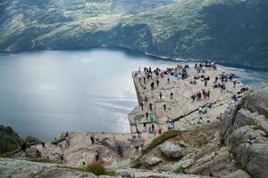 coloridas escenas de montaña en noruega. hermoso paisaje de noruega, escandinavia. paisaje de montaña de noruega. naturaleza en verano. foto