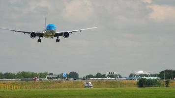 aterrizaje del boeing 777 de klm video