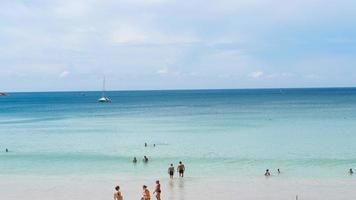 spiaggia di nai harn, a sud dell'isola di phuket video