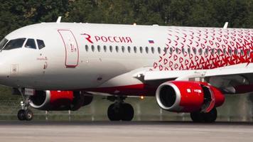 Sukhoi of Rossiya arrival video