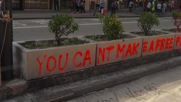 Drucke des Slogans auf der Straße von Hongkong video