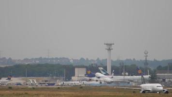 Boeing 737 Israel Airlines accélère. video