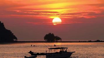 sonnenuntergangslandschaft auf phuket video