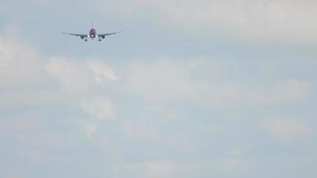 Flugzeuglandung aus der Ferne video