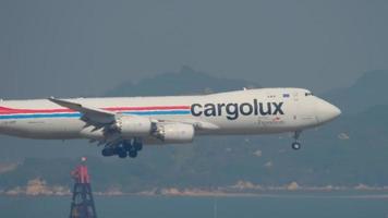 Boeing 747 approaching in Hong Kong intrenational airport video