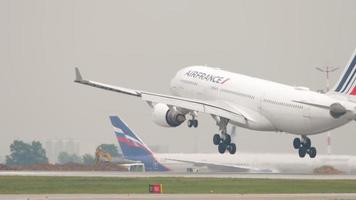 AirFrance plane arrival video