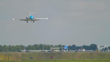 klm cityhopper fokker 70 atterraggio video