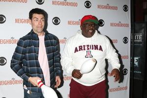 LOS ANGELES   NOV 18 - Max Greenfield, Cedric the Entertainer at the The Neighbohood Celebrates the  Welcome to Bowling  Episode at Pinz Bowling Alley on November 18, 2019 in Studio City, CA photo