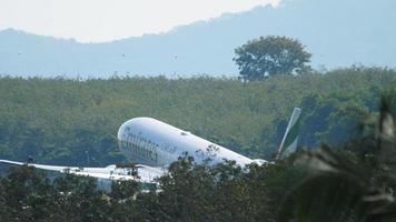 Boeing 777 emiraten vertrek video