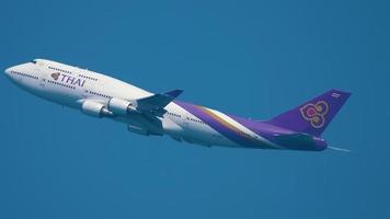 vliegtuig boeing 747 klimmen video