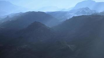 chaînes de montagnes dans la province d'uruzgan video